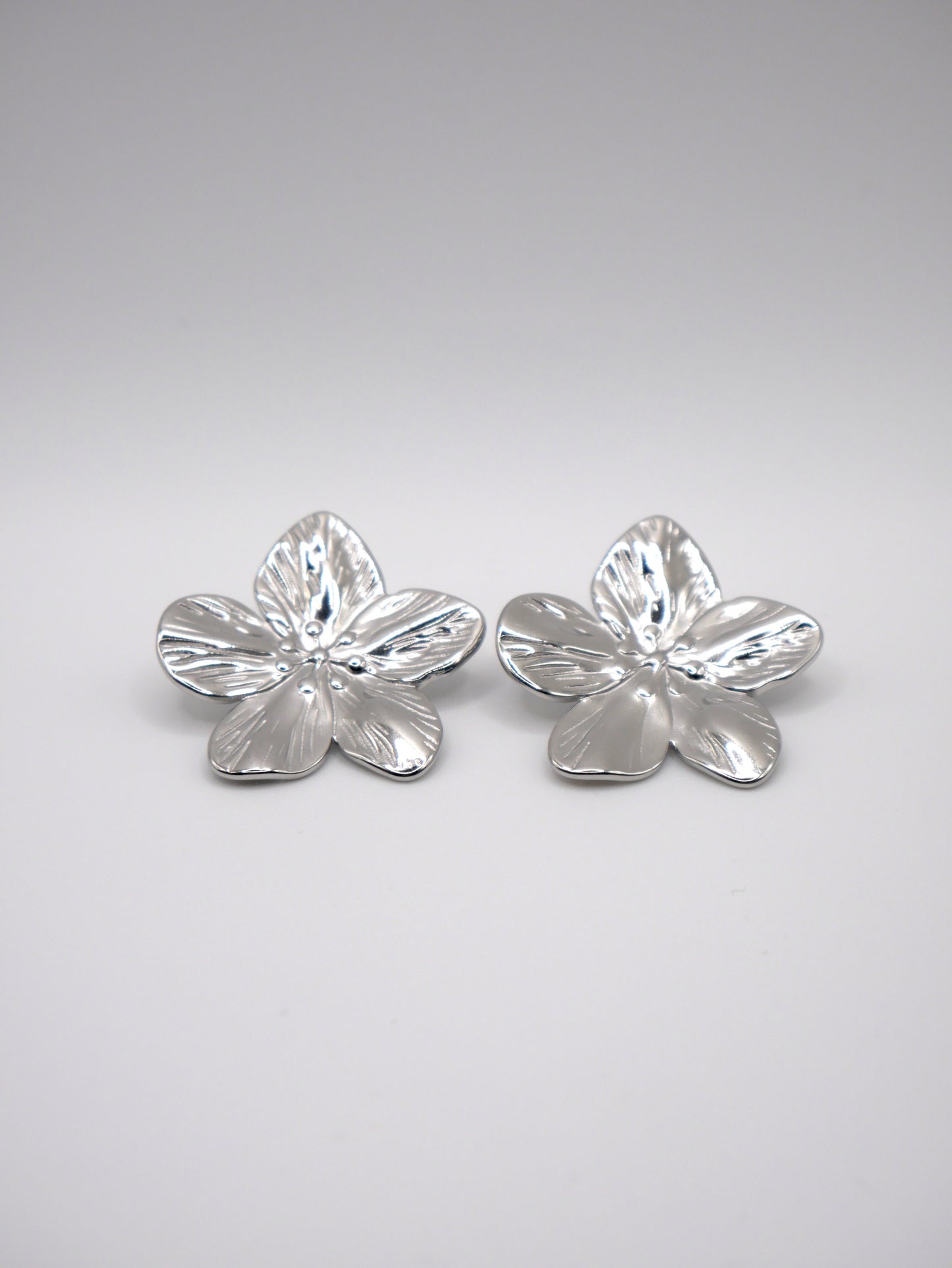 Silver Flora earrings