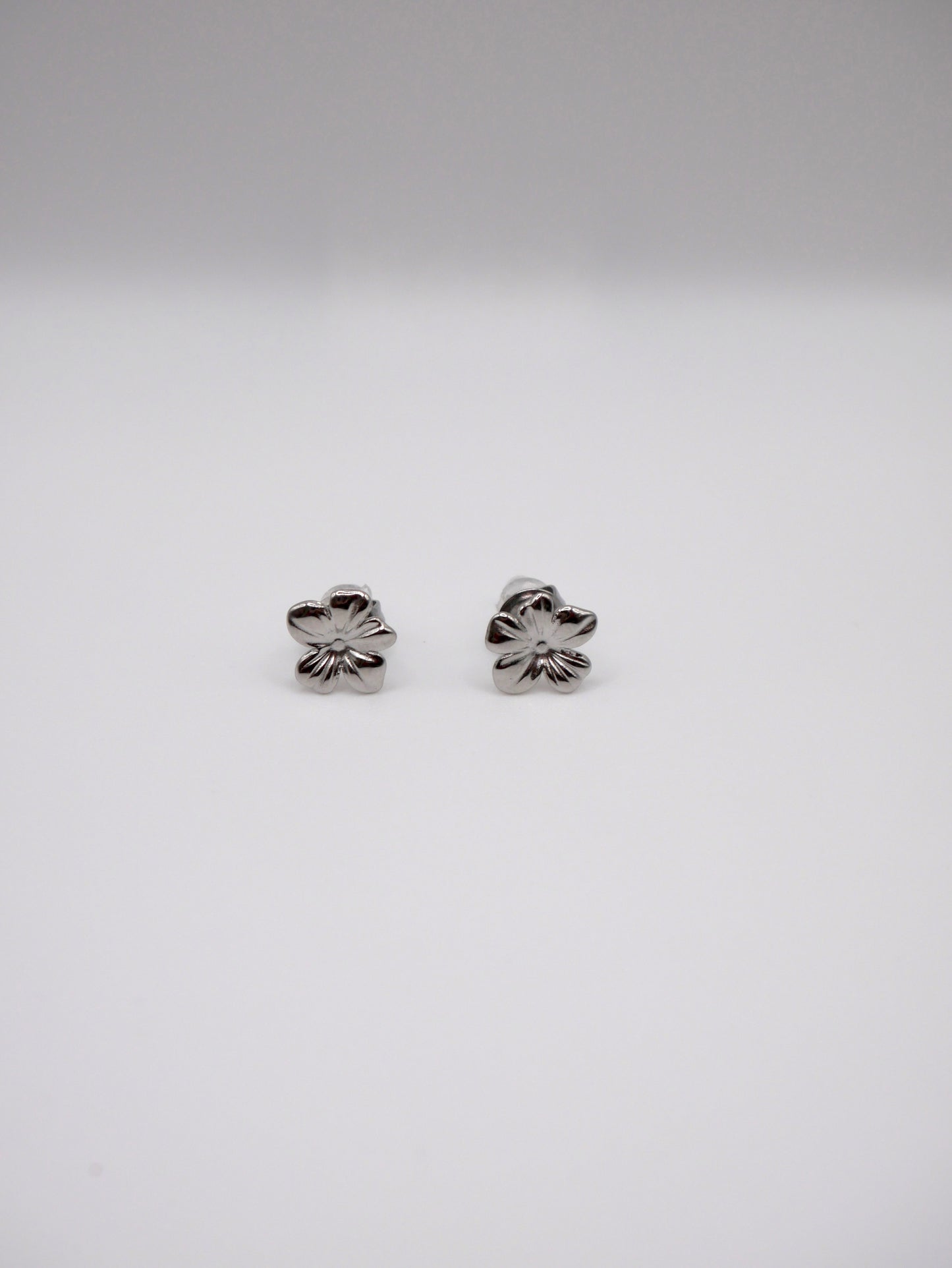 Boucles Fleur mini argentées